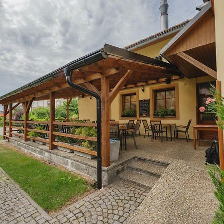 Hotel Taverna Яворник Экстерьер фото