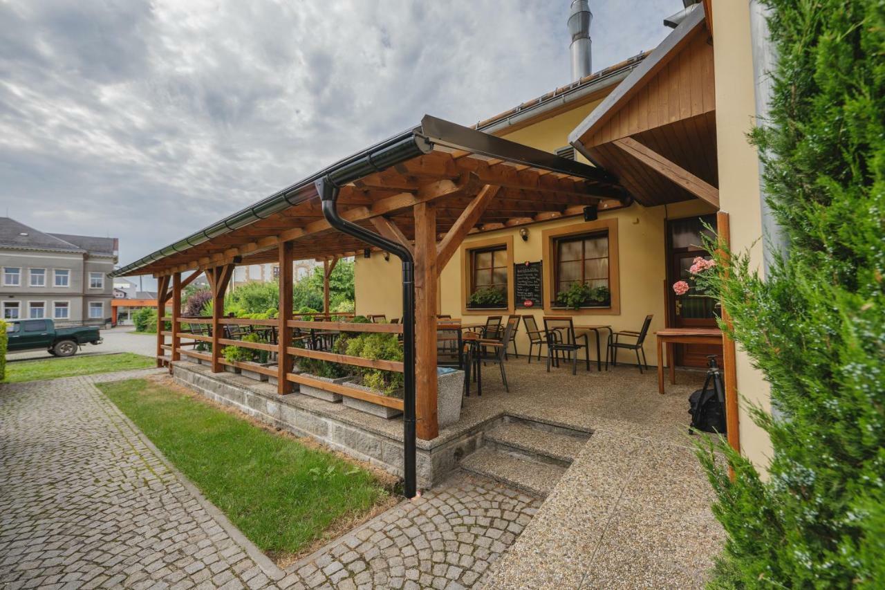Hotel Taverna Яворник Экстерьер фото