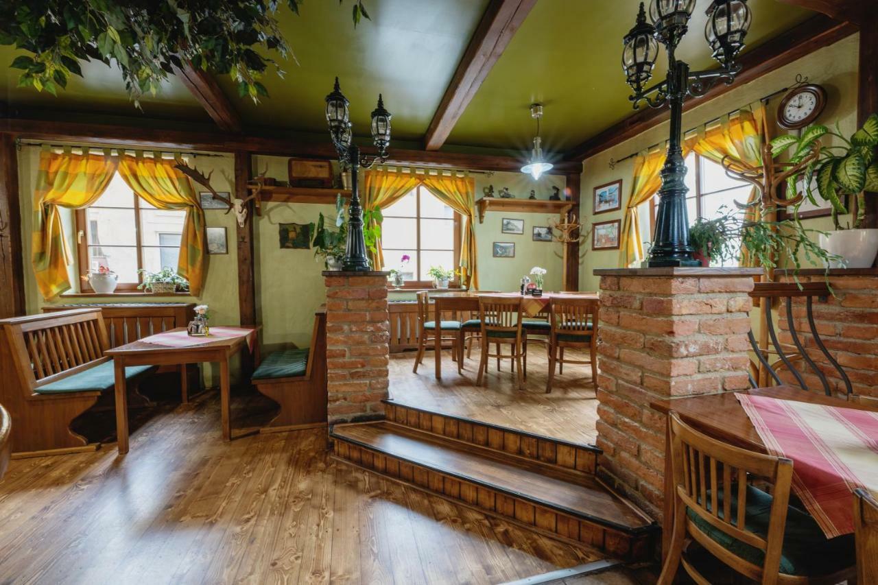 Hotel Taverna Яворник Экстерьер фото