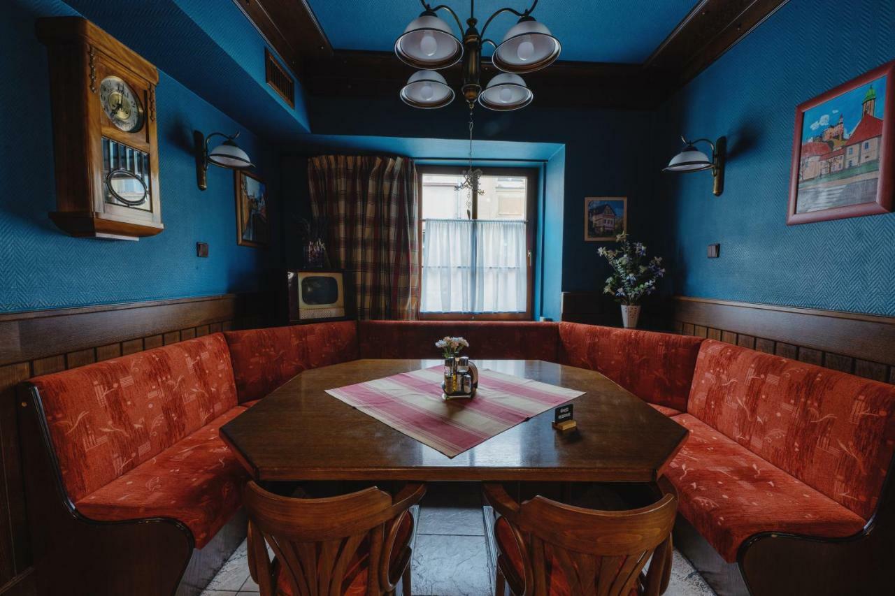 Hotel Taverna Яворник Экстерьер фото