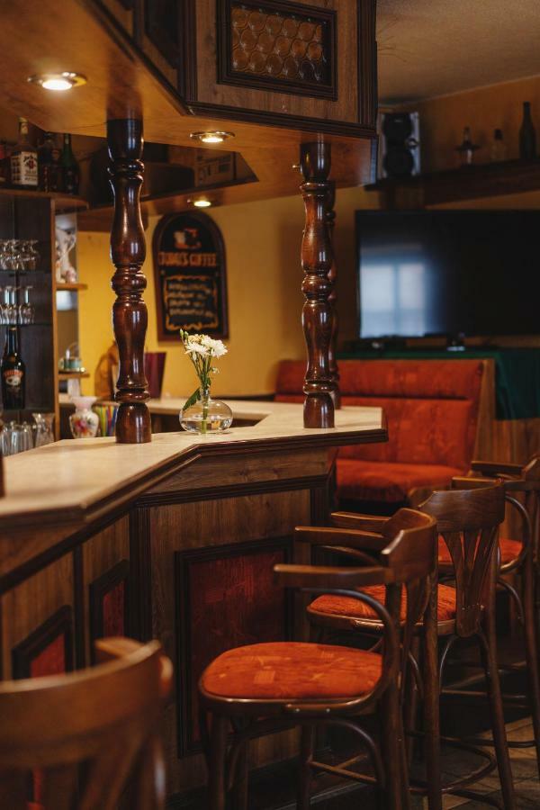 Hotel Taverna Яворник Экстерьер фото
