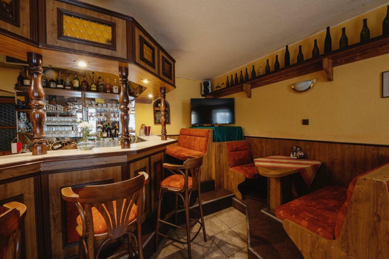 Hotel Taverna Яворник Экстерьер фото