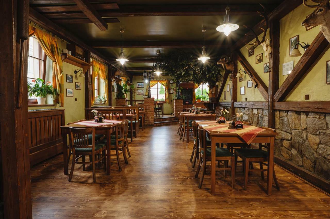 Hotel Taverna Яворник Экстерьер фото