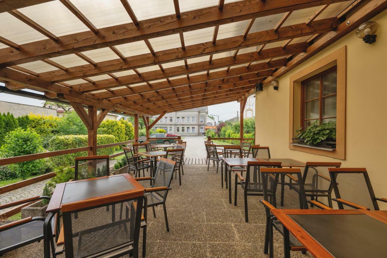 Hotel Taverna Яворник Экстерьер фото