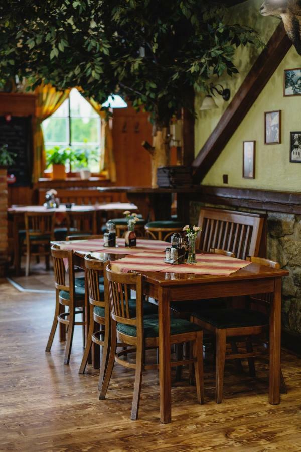 Hotel Taverna Яворник Экстерьер фото
