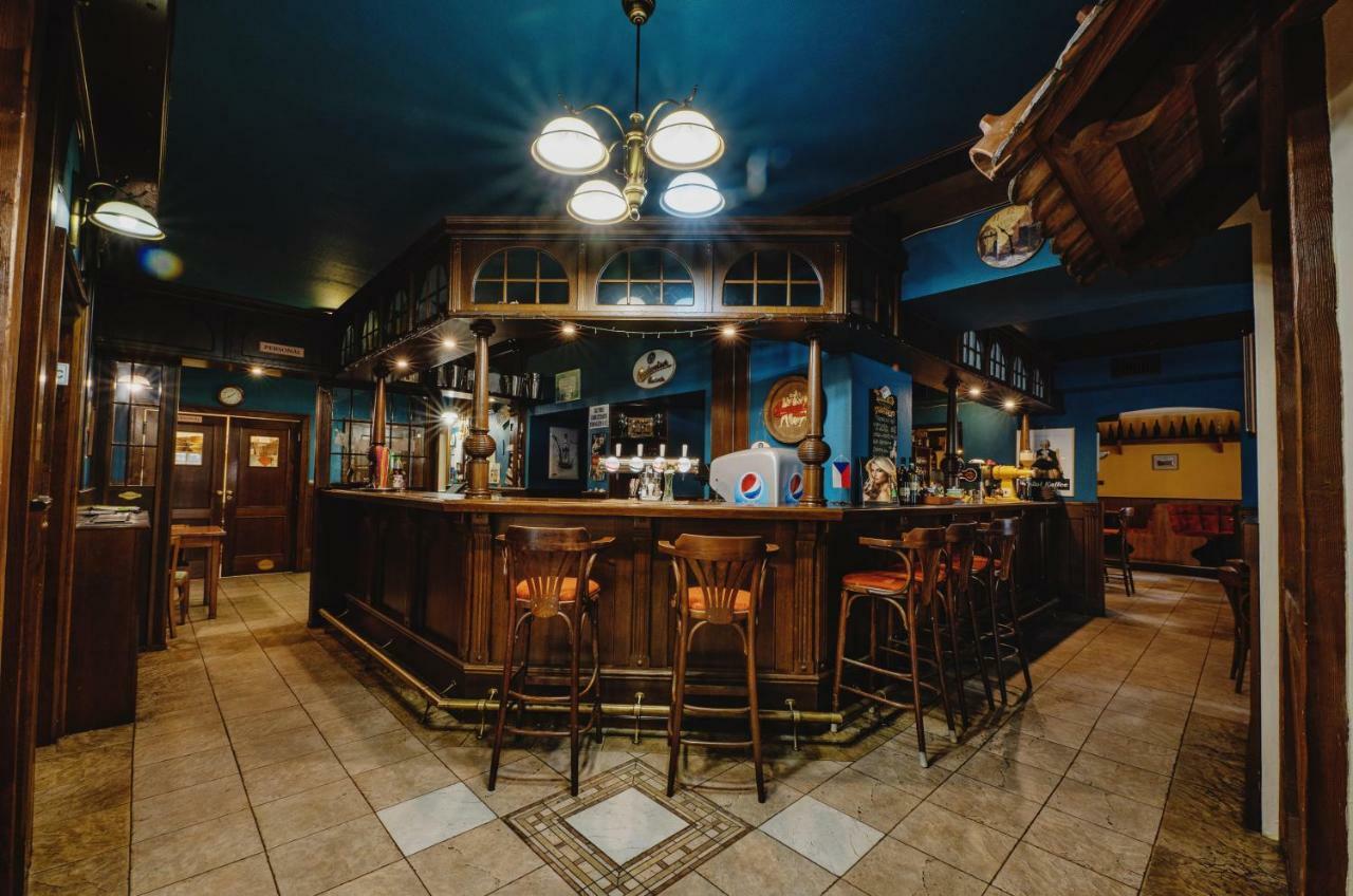 Hotel Taverna Яворник Экстерьер фото