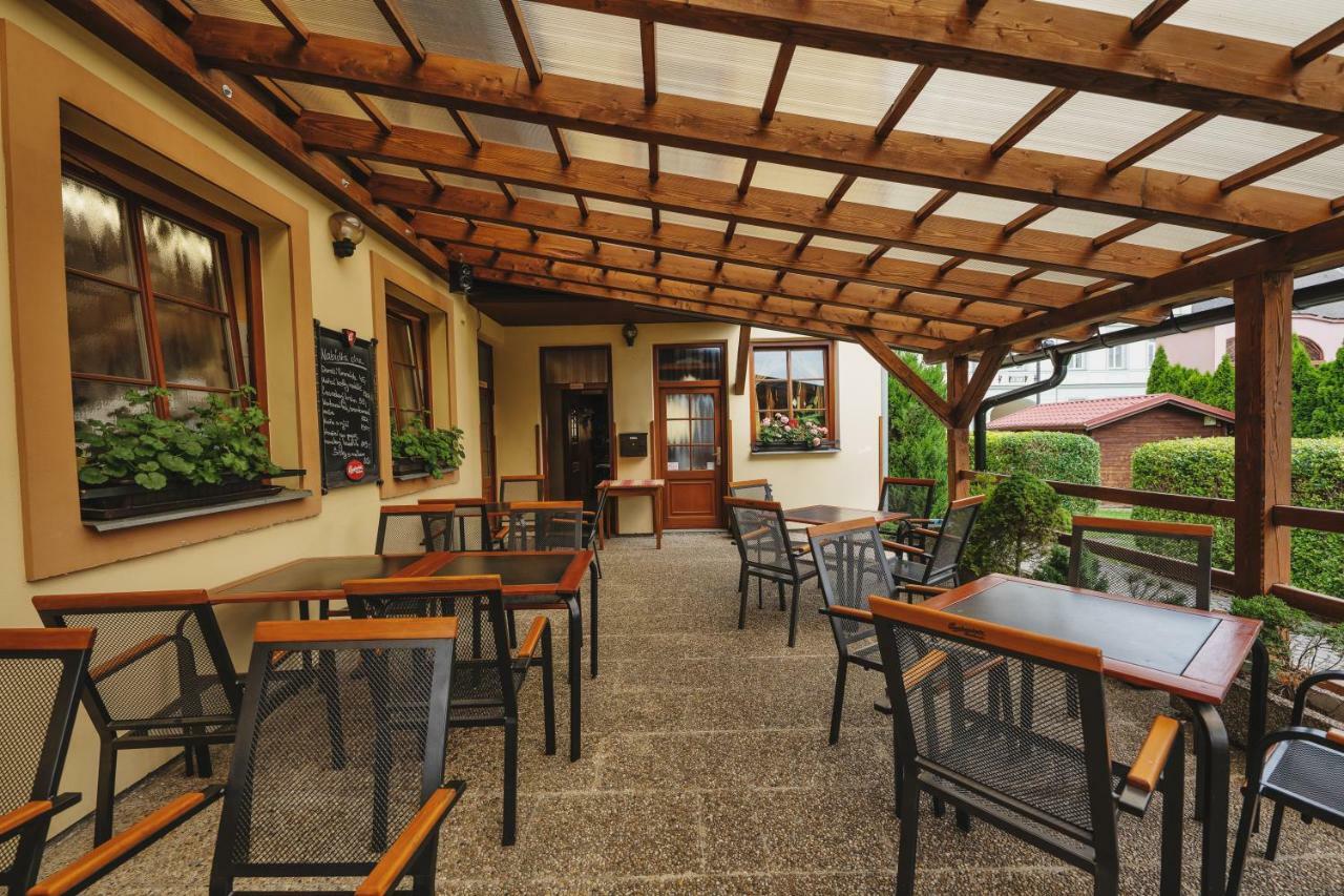 Hotel Taverna Яворник Экстерьер фото
