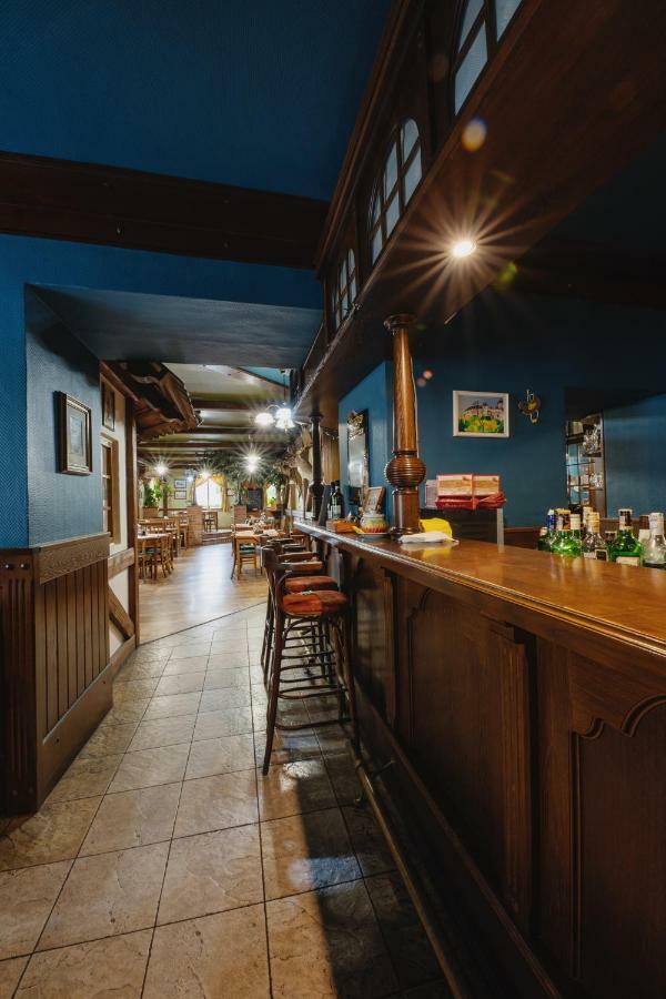 Hotel Taverna Яворник Экстерьер фото