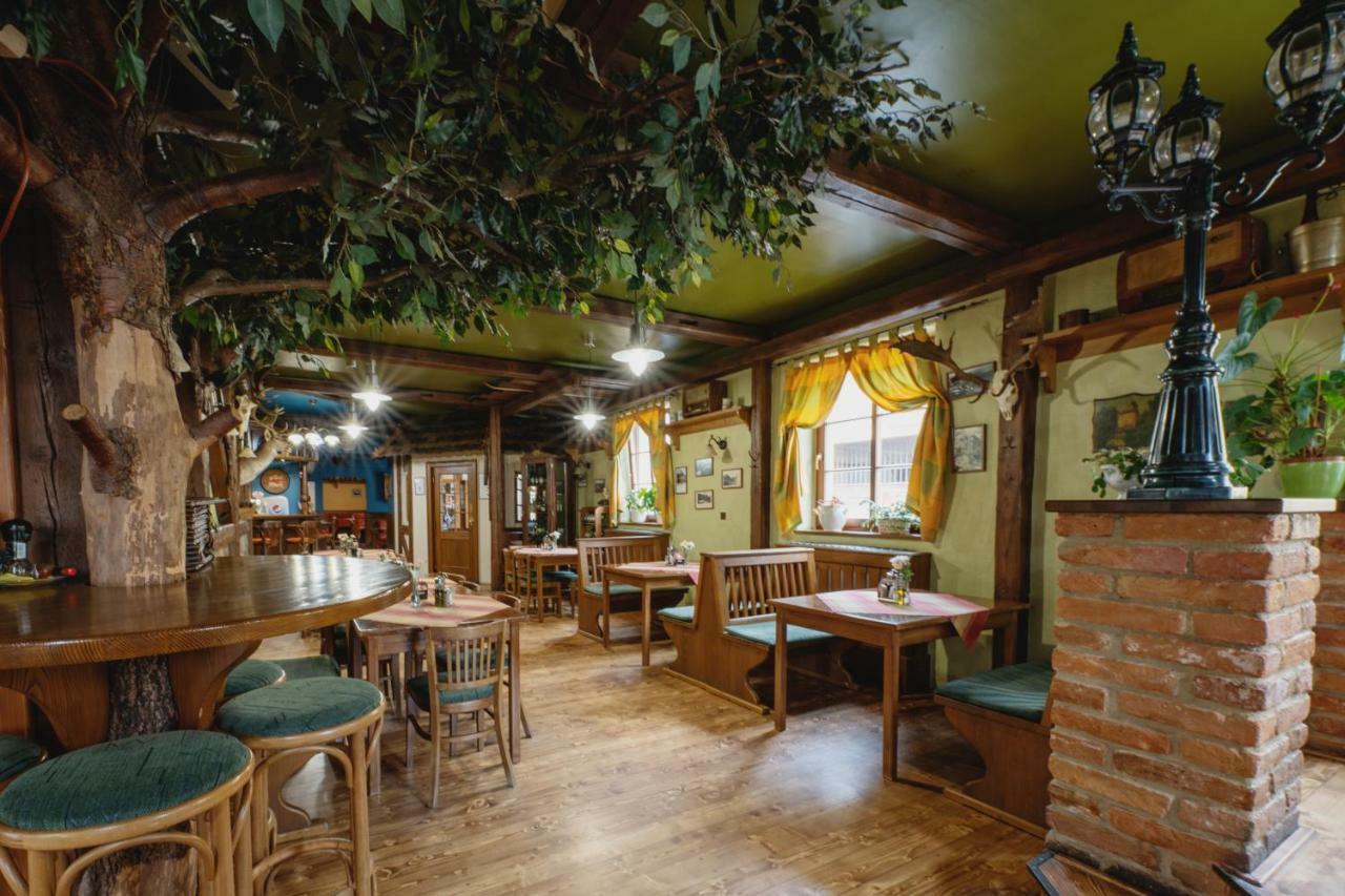 Hotel Taverna Яворник Экстерьер фото