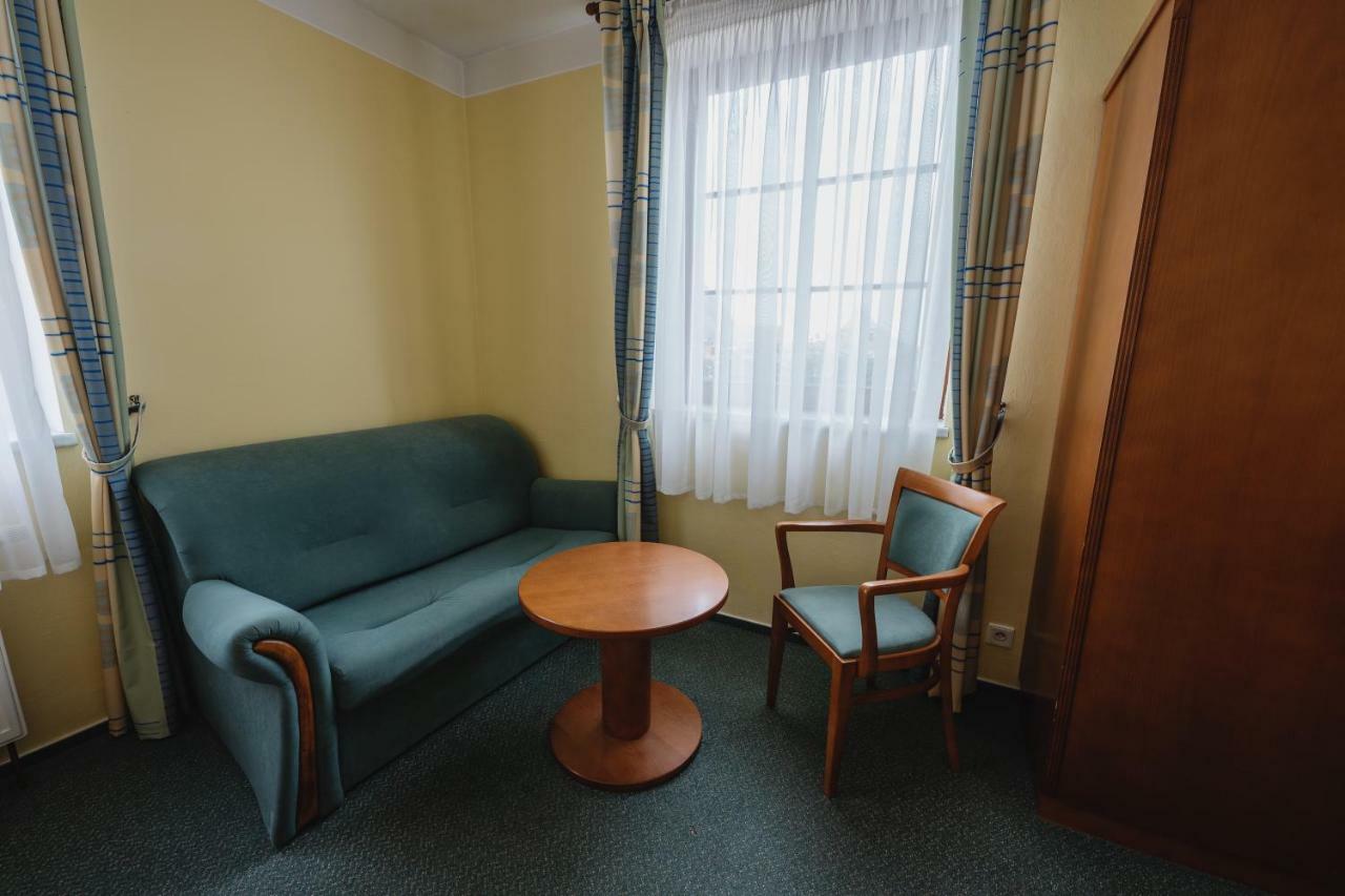 Hotel Taverna Яворник Экстерьер фото